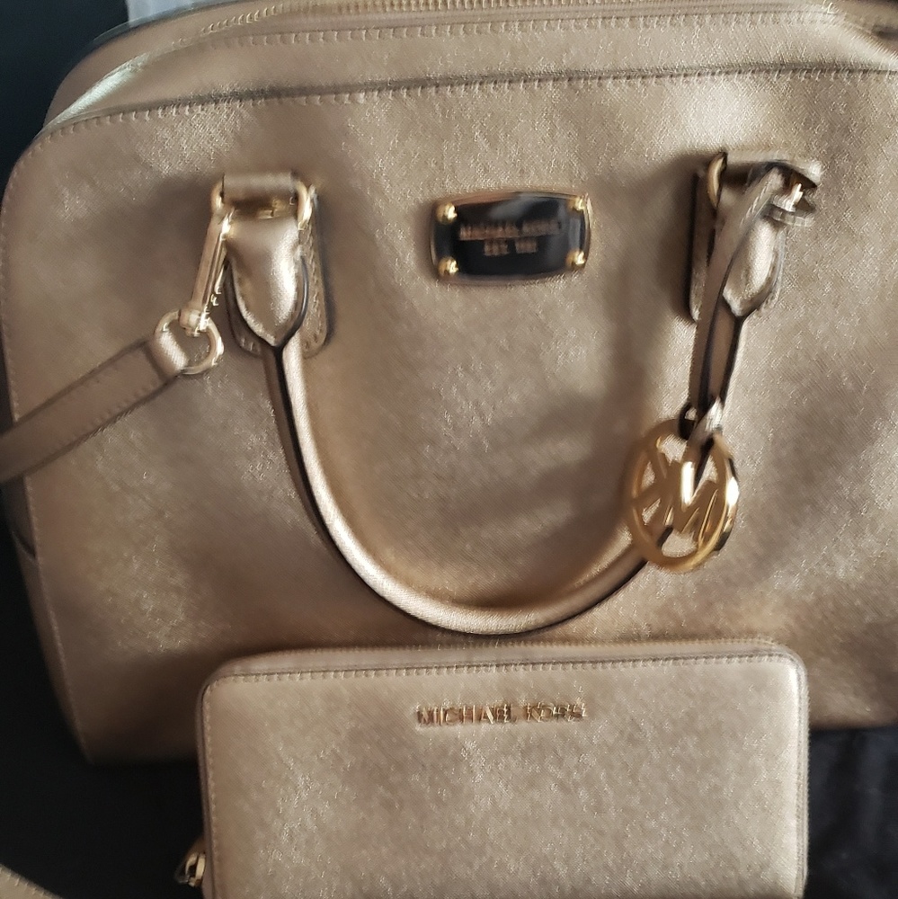 Michael Kors Wristlet Clutch Wallet - Picture 8 of 8
